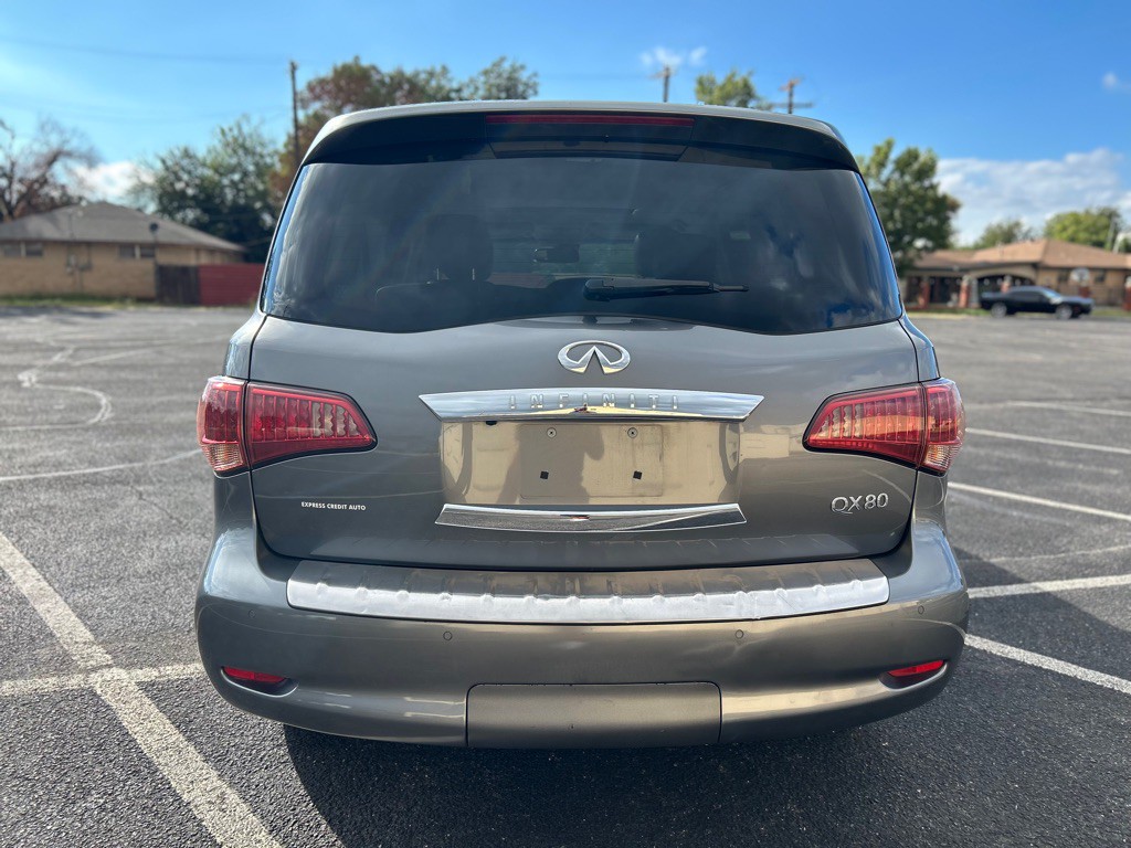 2017 INFINITI QX80 Image 6
