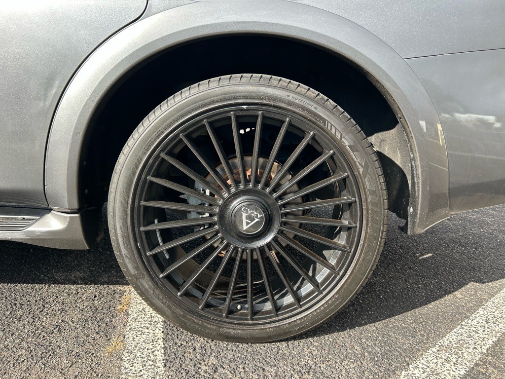 2017 INFINITI QX80 Image 9