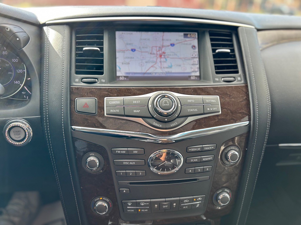 2017 INFINITI QX80 Image 12