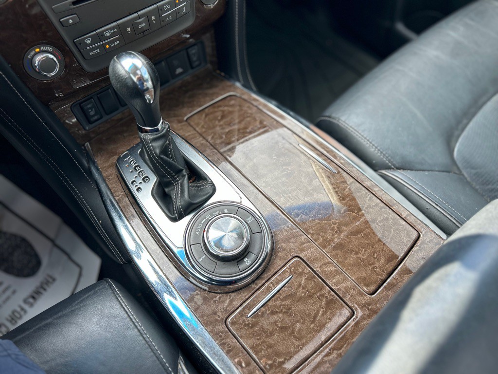 2017 INFINITI QX80 Image 13