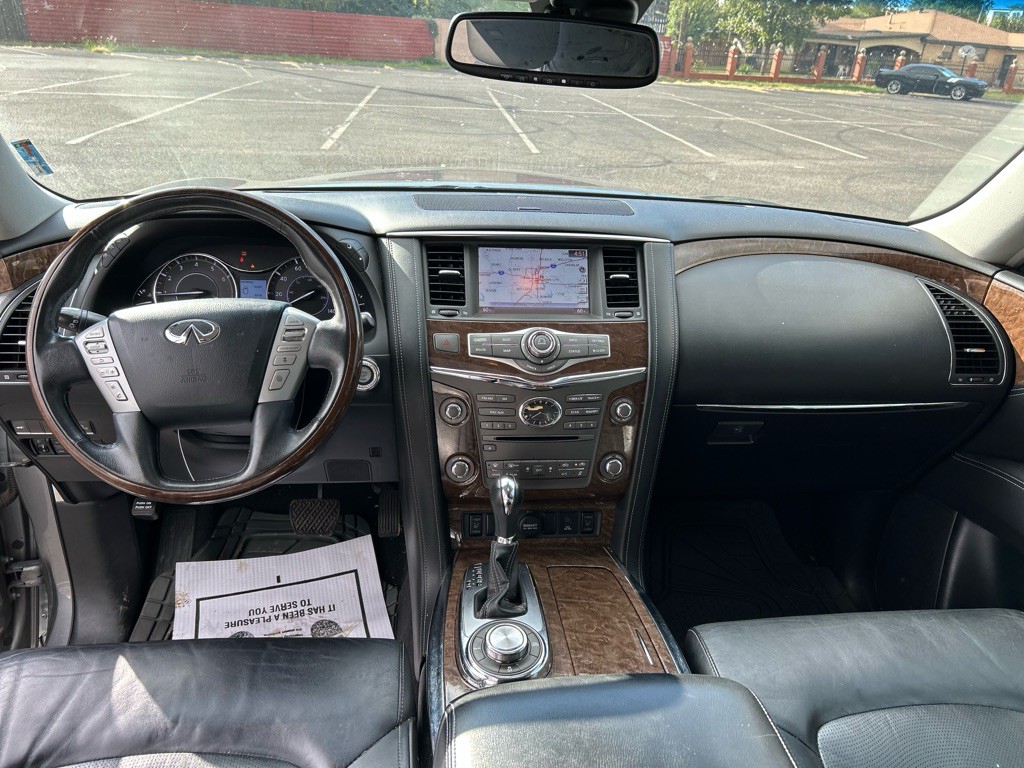 2017 INFINITI QX80 Image 18