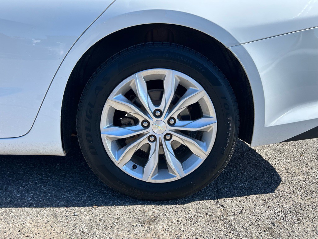 2019 Chevrolet Malibu Image 9