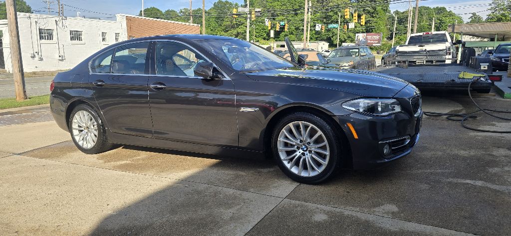 2016 BMW 5 Series Image 1