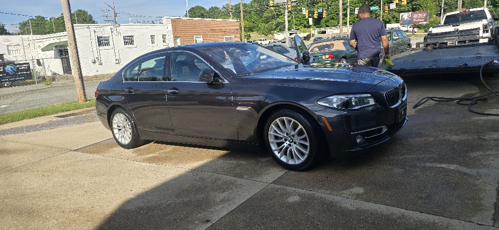 2016 BMW 5 Series Image 2