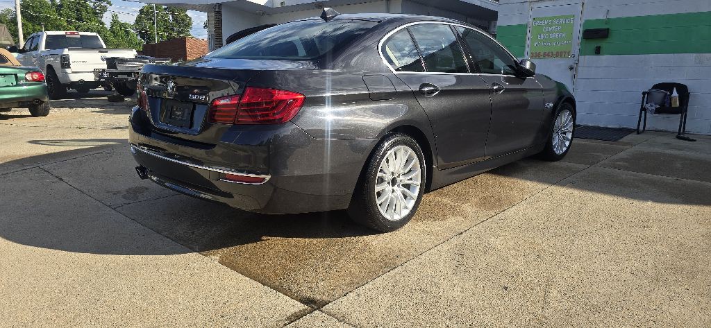 2016 BMW 5 Series Image 3