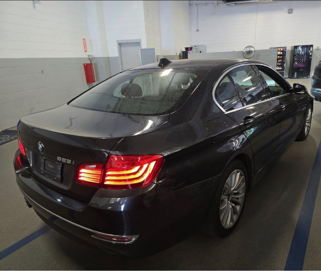 2016 BMW 5 Series Image 8