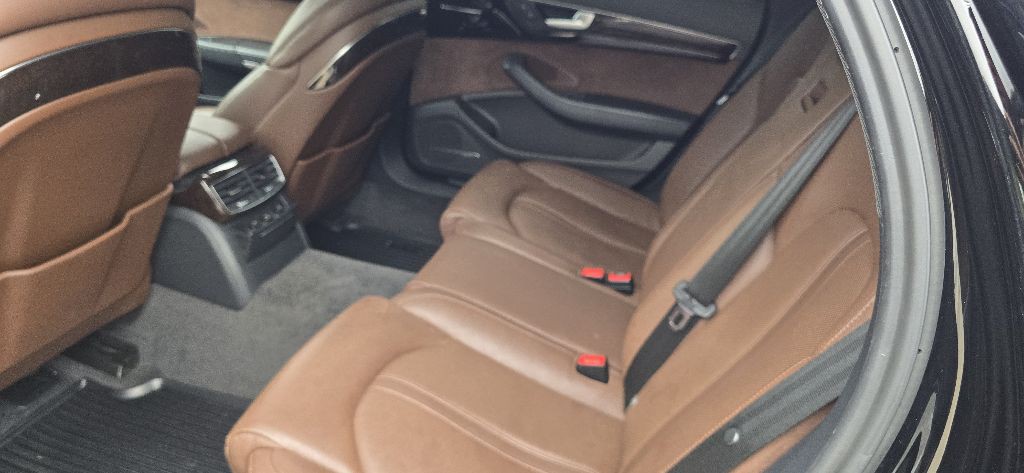 2017 Audi A8 Image 8