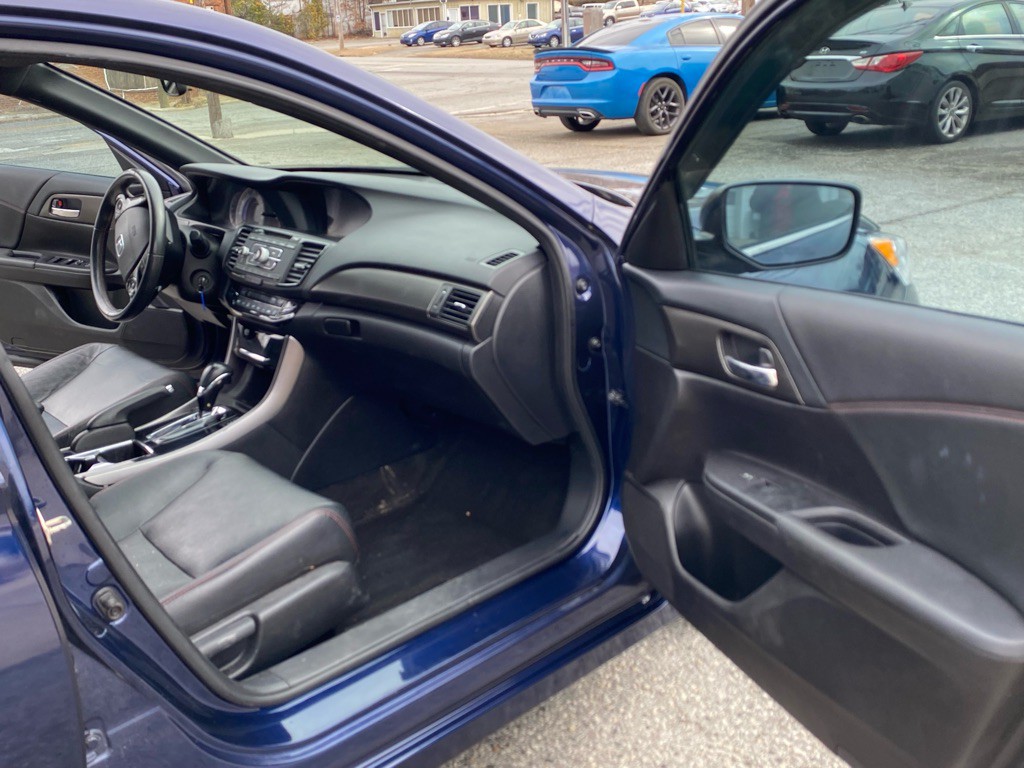 2017 Honda Accord Image 7