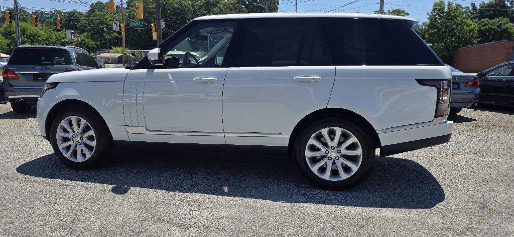 2016 Land Rover Range Rover Image 1