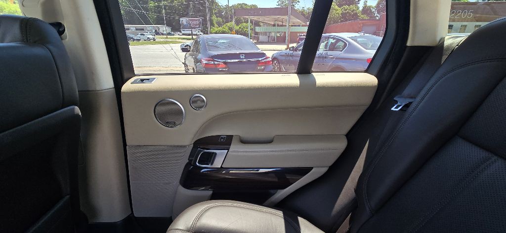 2016 Land Rover Range Rover Image 17