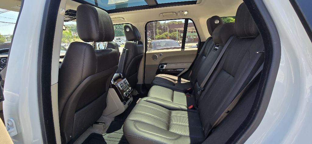 2016 Land Rover Range Rover Image 18