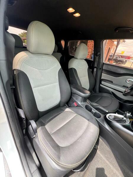 2016 Kia Soul Image 22