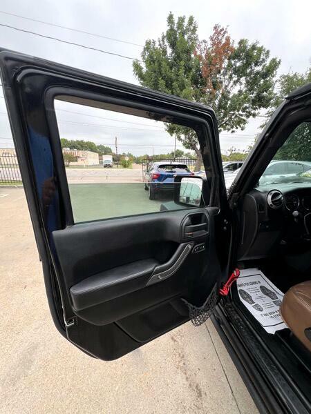 2013 Jeep Wrangler Image 12