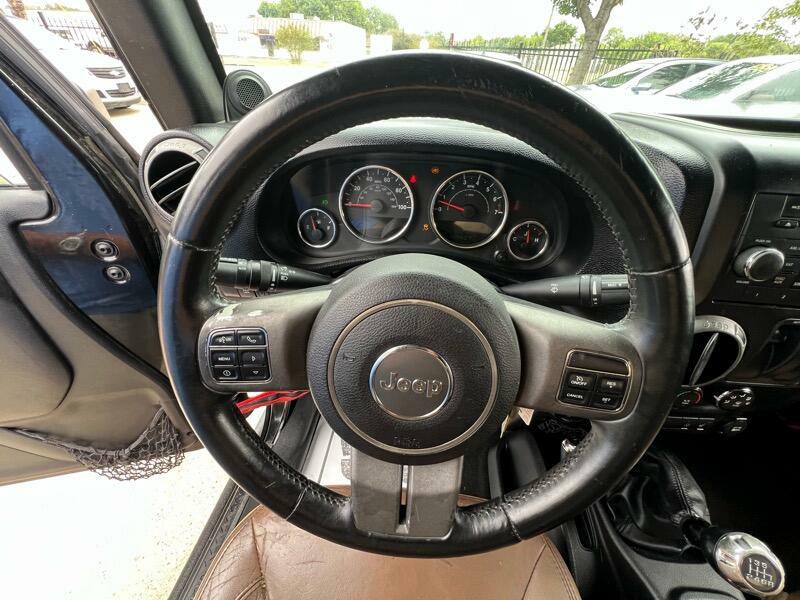 2013 Jeep Wrangler Image 15