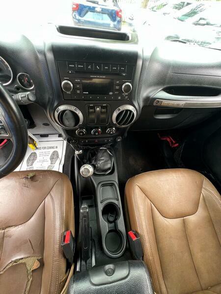 2013 Jeep Wrangler Image 16