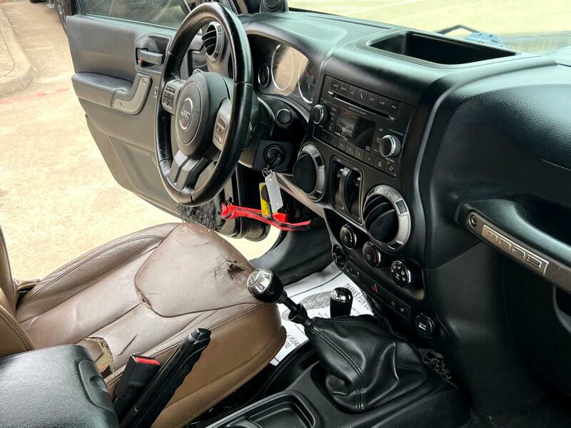 2013 Jeep Wrangler Image 18