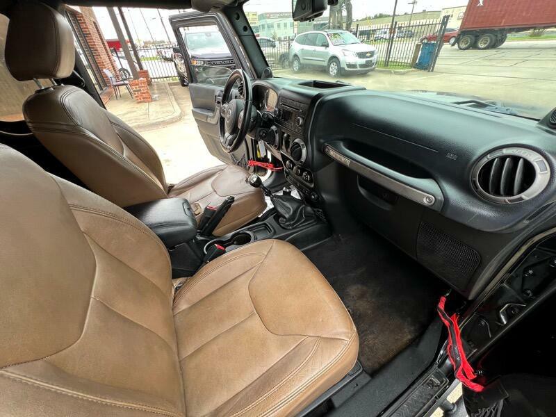 2013 Jeep Wrangler Image 19