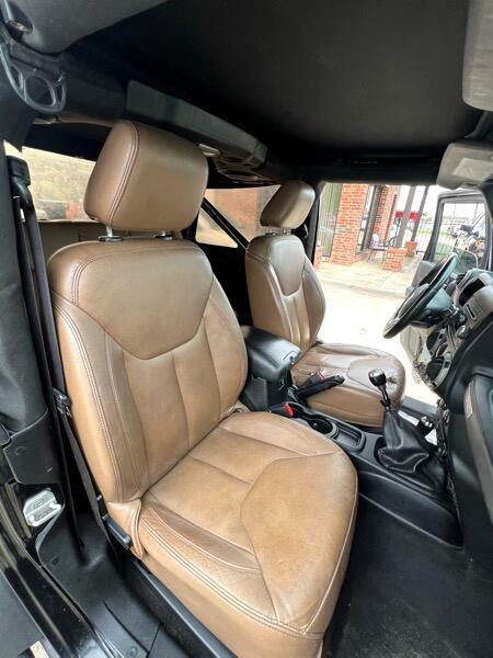 2013 Jeep Wrangler Image 23