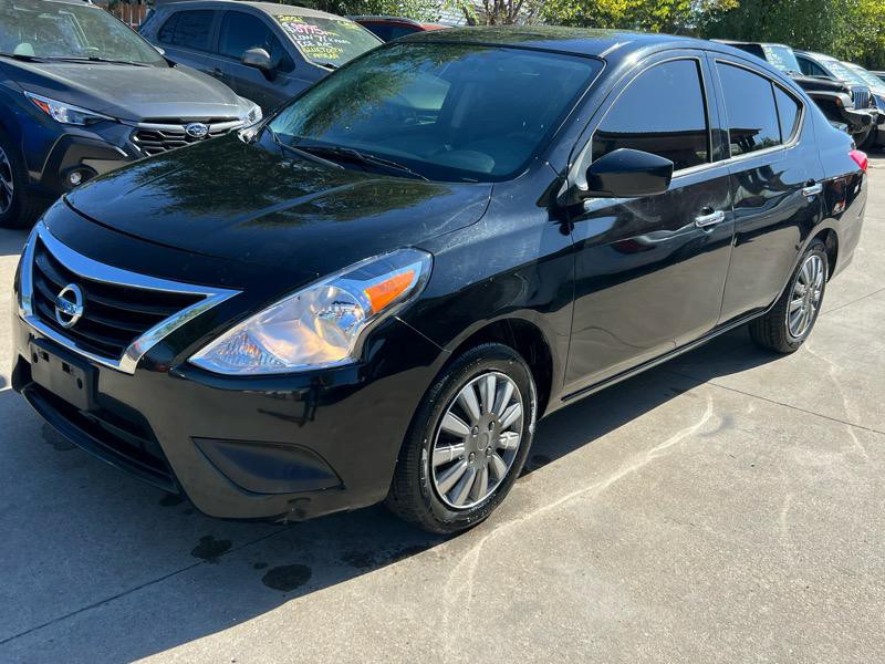 2016 Nissan Versa Image 1