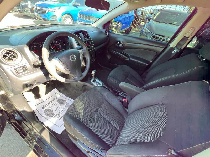 2016 Nissan Versa Image 11