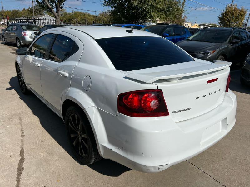 2014 Dodge Avenger Image 4