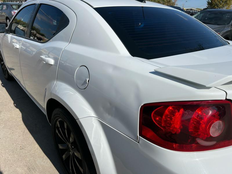 2014 Dodge Avenger Image 9