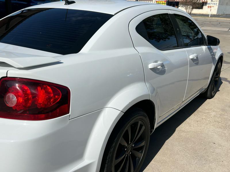 2014 Dodge Avenger Image 12