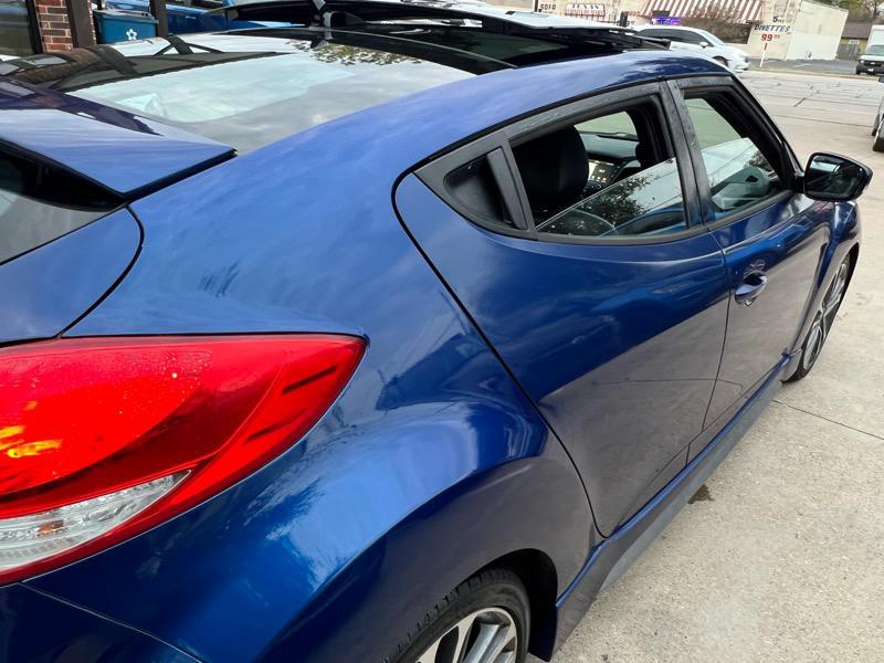 2016 Hyundai Veloster Image 8