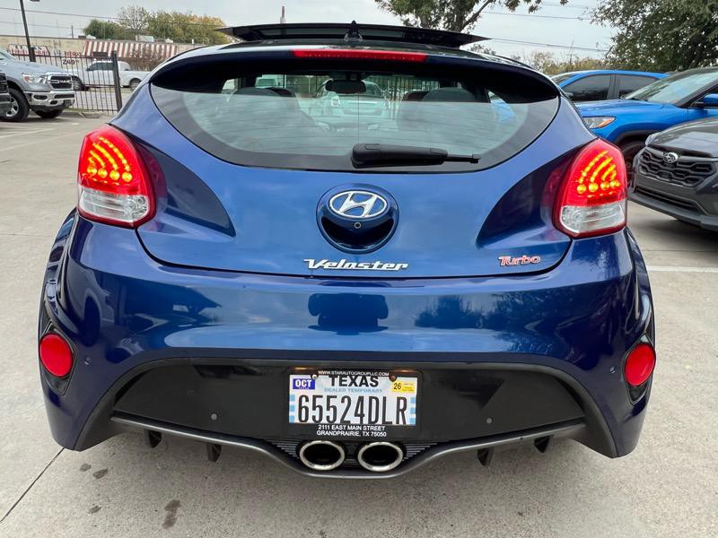 2016 Hyundai Veloster Image 9