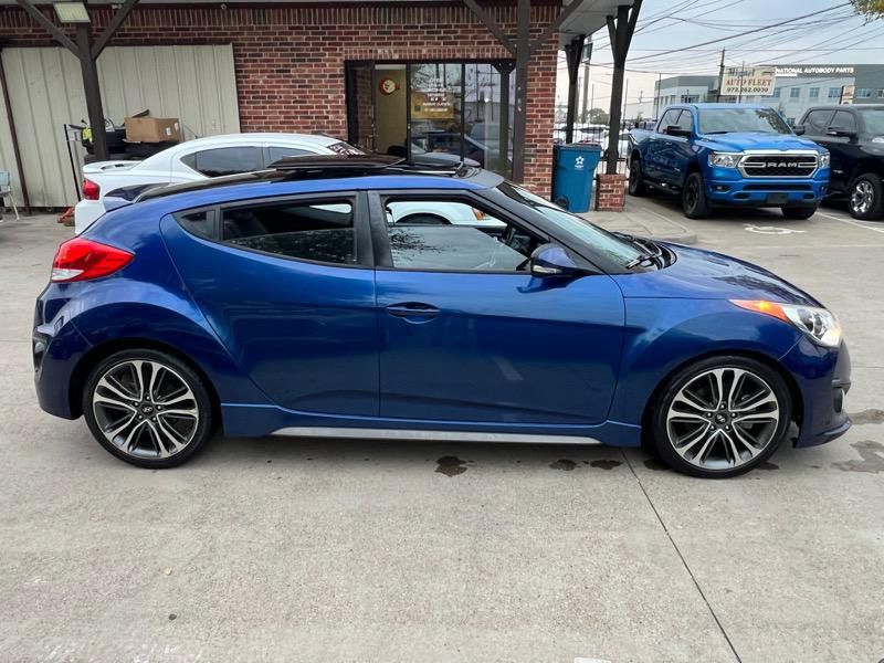 2016 Hyundai Veloster Image 13