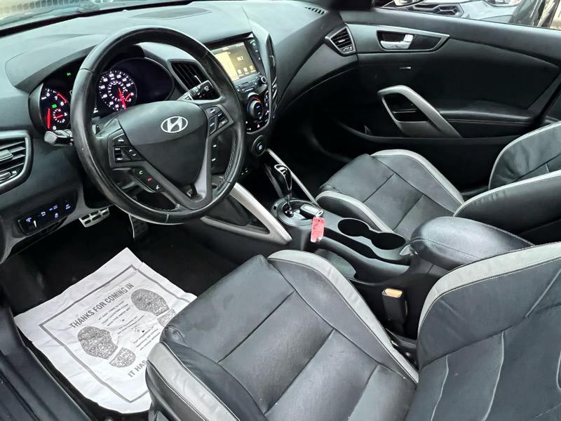 2016 Hyundai Veloster Image 15