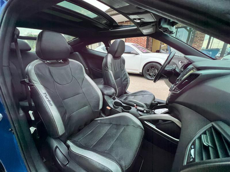 2016 Hyundai Veloster Image 20