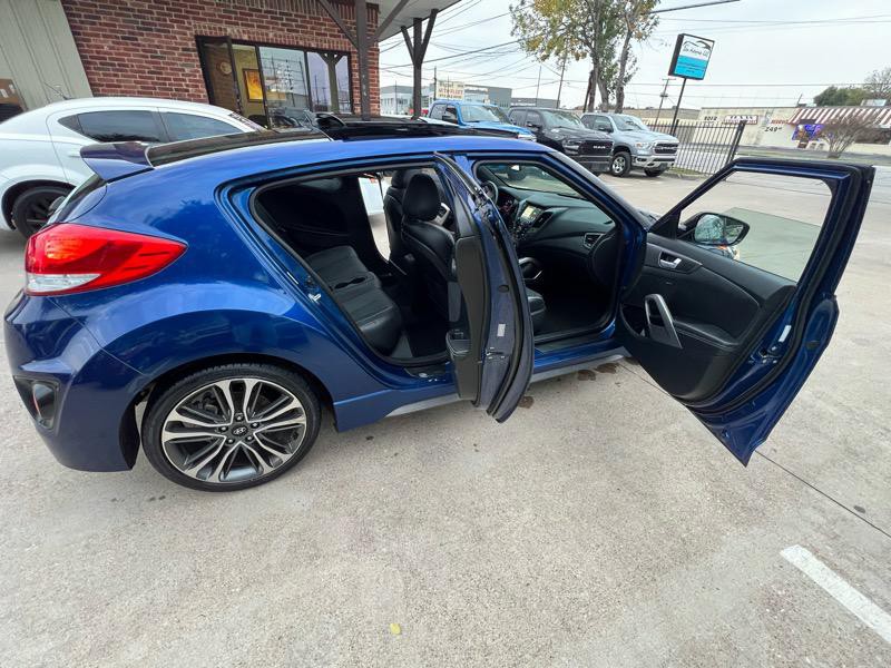 2016 Hyundai Veloster Image 21