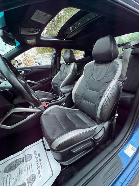 2016 Hyundai Veloster Image 24