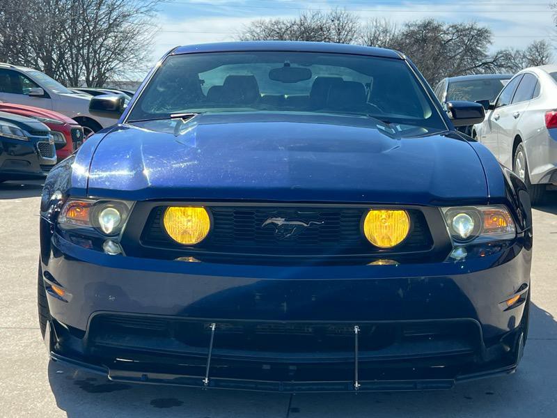 2011 Ford Mustang Image 2