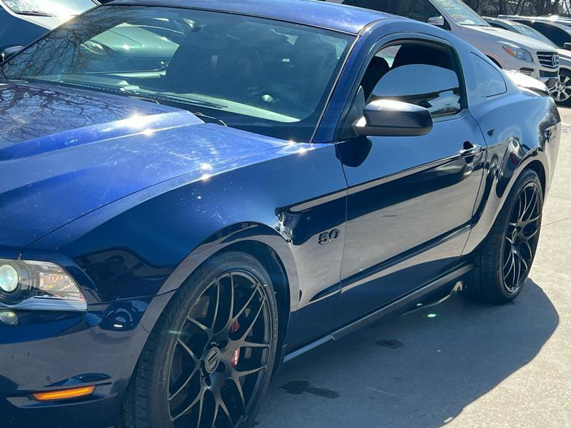 2011 Ford Mustang Image 4