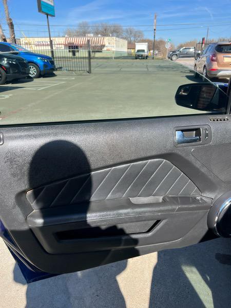 2011 Ford Mustang Image 15