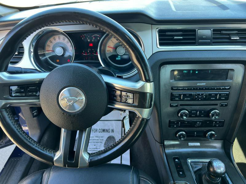 2011 Ford Mustang Image 17