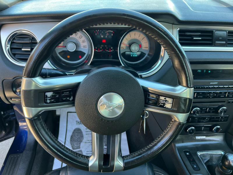 2011 Ford Mustang Image 19