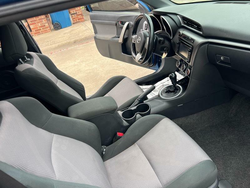 2015 Scion tC Image 19