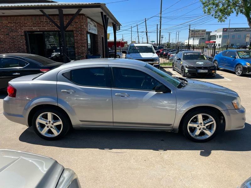 2014 Dodge Avenger Image 9