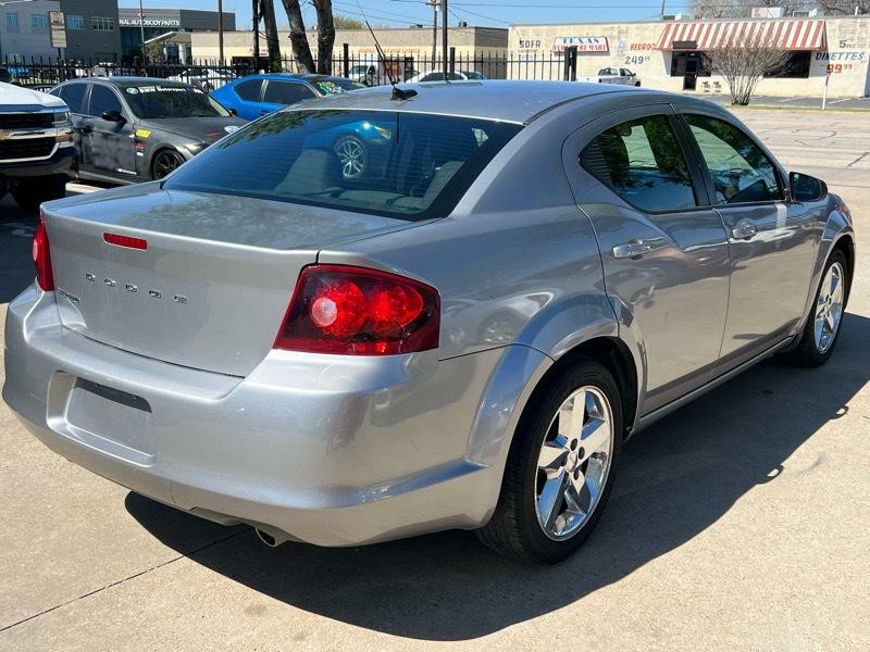 2014 Dodge Avenger Image 10