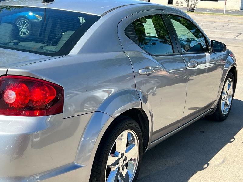 2014 Dodge Avenger Image 11