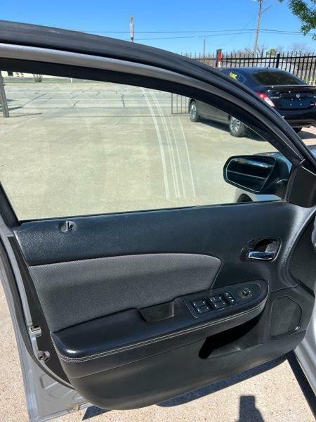 2014 Dodge Avenger Image 12