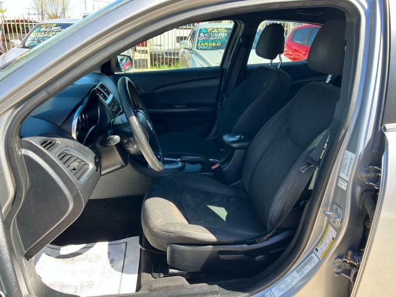 2014 Dodge Avenger Image 16