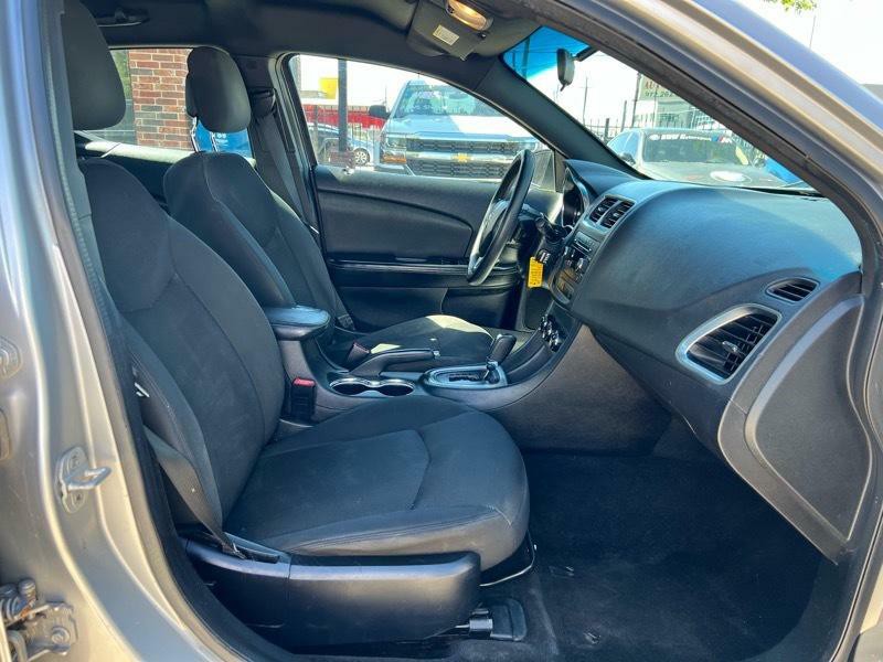 2014 Dodge Avenger Image 18