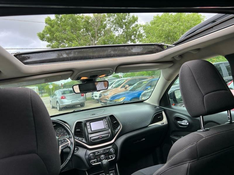 2015 Jeep Cherokee Image 18