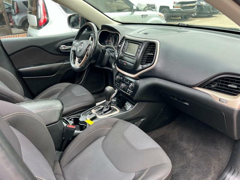 2015 Jeep Cherokee Image 19