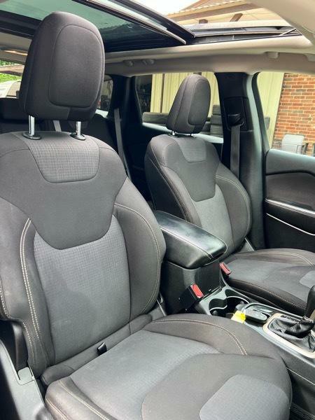 2015 Jeep Cherokee Image 23