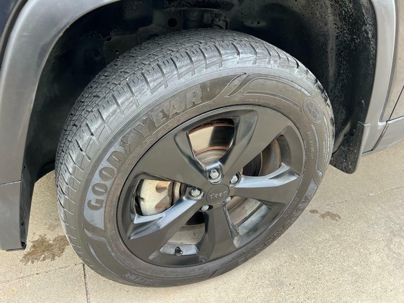 2015 Jeep Cherokee Image 25